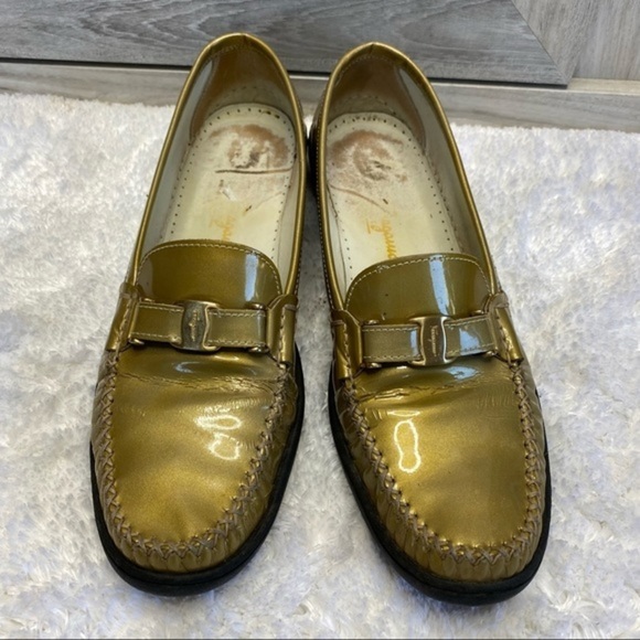 Ferragamo Sport Italy Gold Patent Driving Shoes 9 - Picture 3 of 12